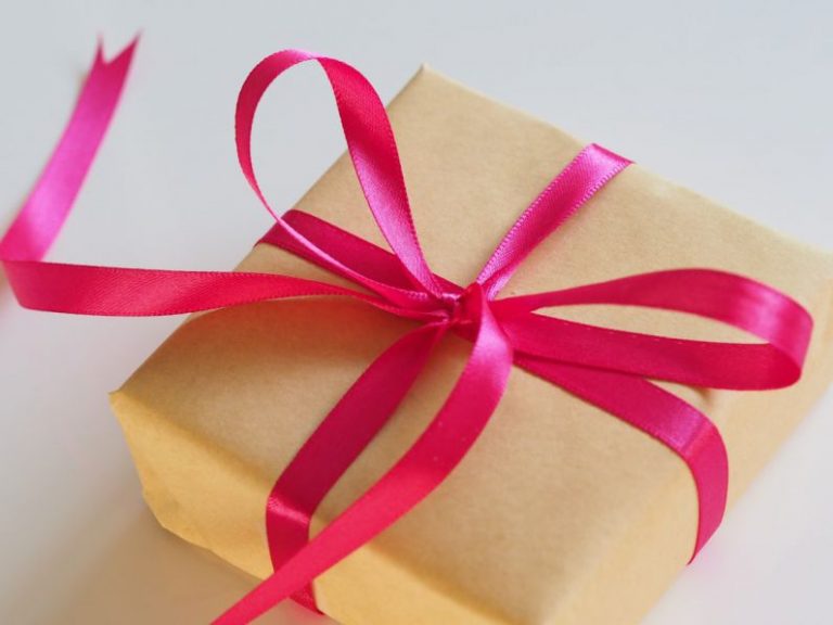 Gift Options - brown gift box with pink ribbon
